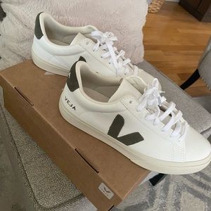 VEJA Campo lace-up. I only used it once.